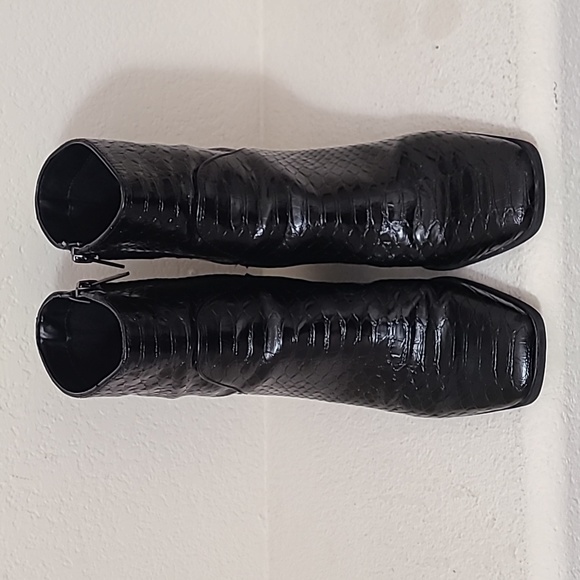 Circus by Sam Edelman Black Croc Boots. Size 7 - Picture 2 of 6